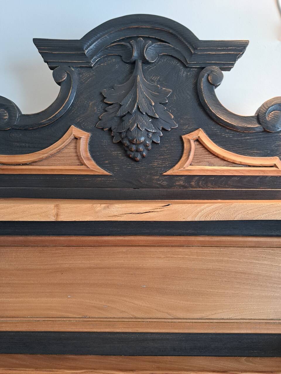 Saint Hubert sideboard in elm wood