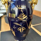 Vase en porcelaine noir et doré