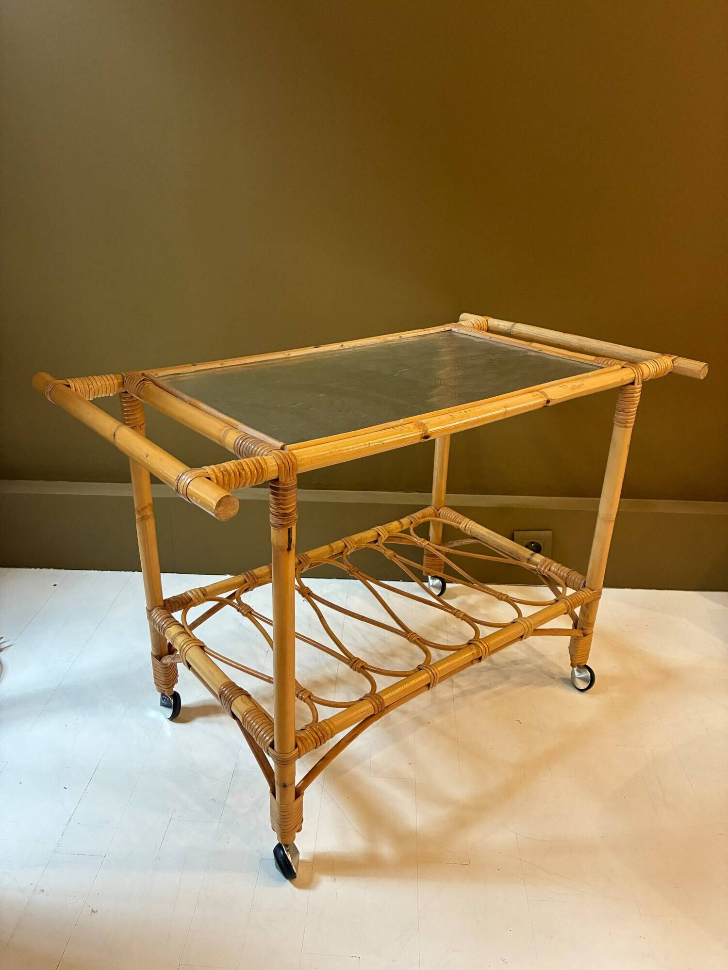 Trolley / Rolling cart in rattan and glass, 1960s