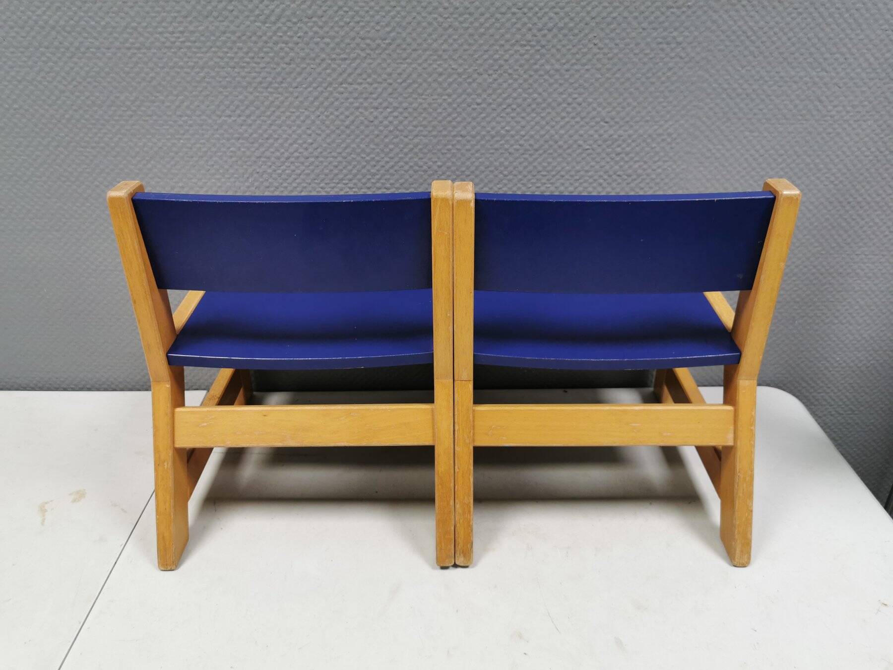 Brio children's chairs in light wood with blue lacquered seat and backrest