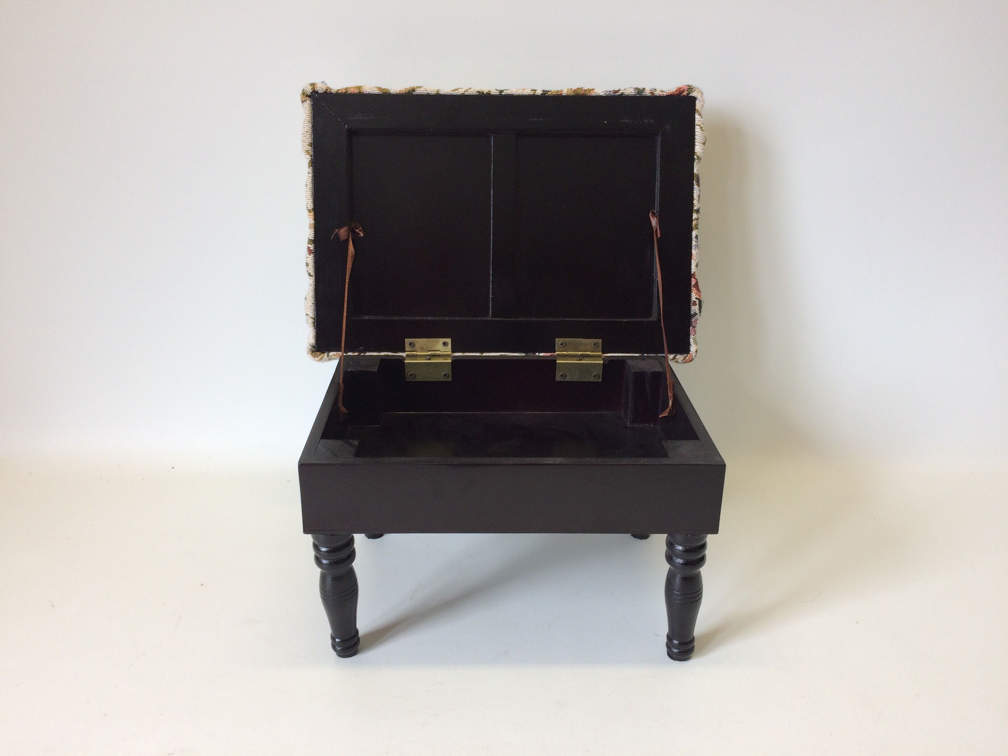 Footrest chest floral fabric