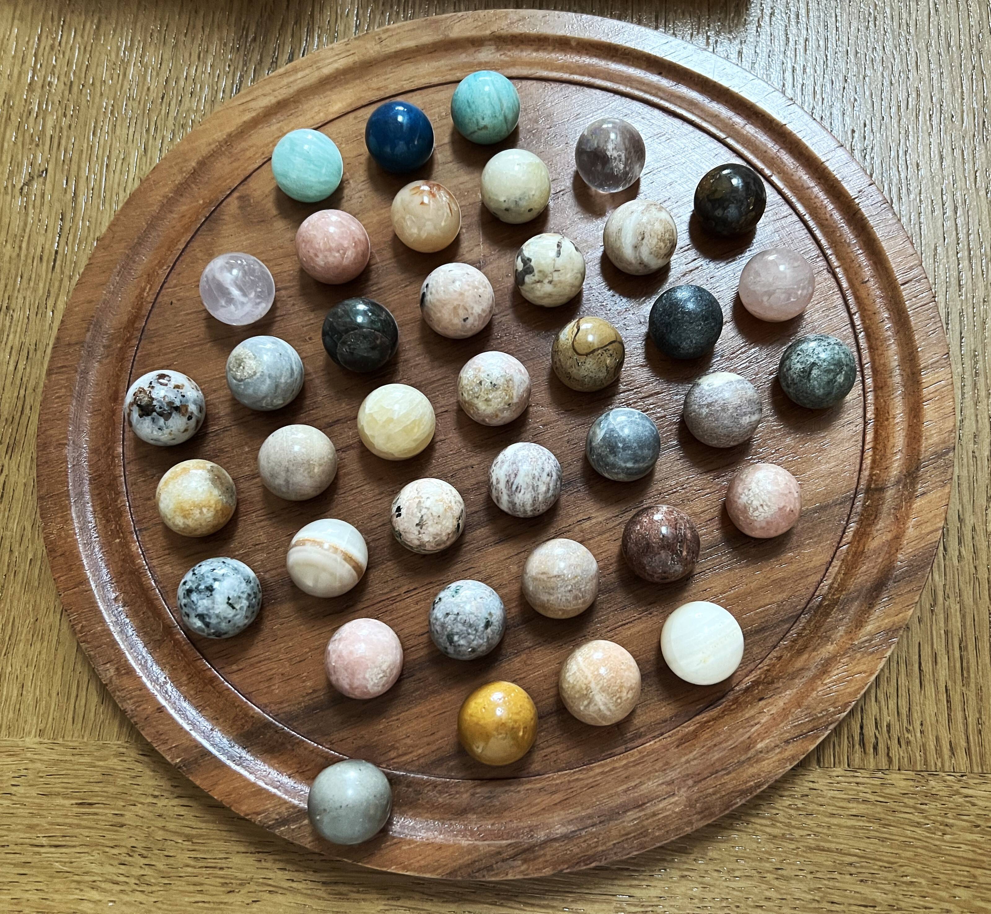 Solitaire game in Rosewood wood and 38 semi-precious stones