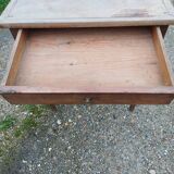 Small walnut table, 1 drawer