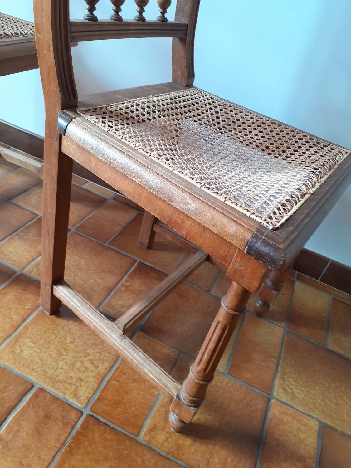 Chaises Henry II En Bois Chêne Doré - Occasion Fonctionnelles, Dimensions 90x50x45 Cm, Style Classique