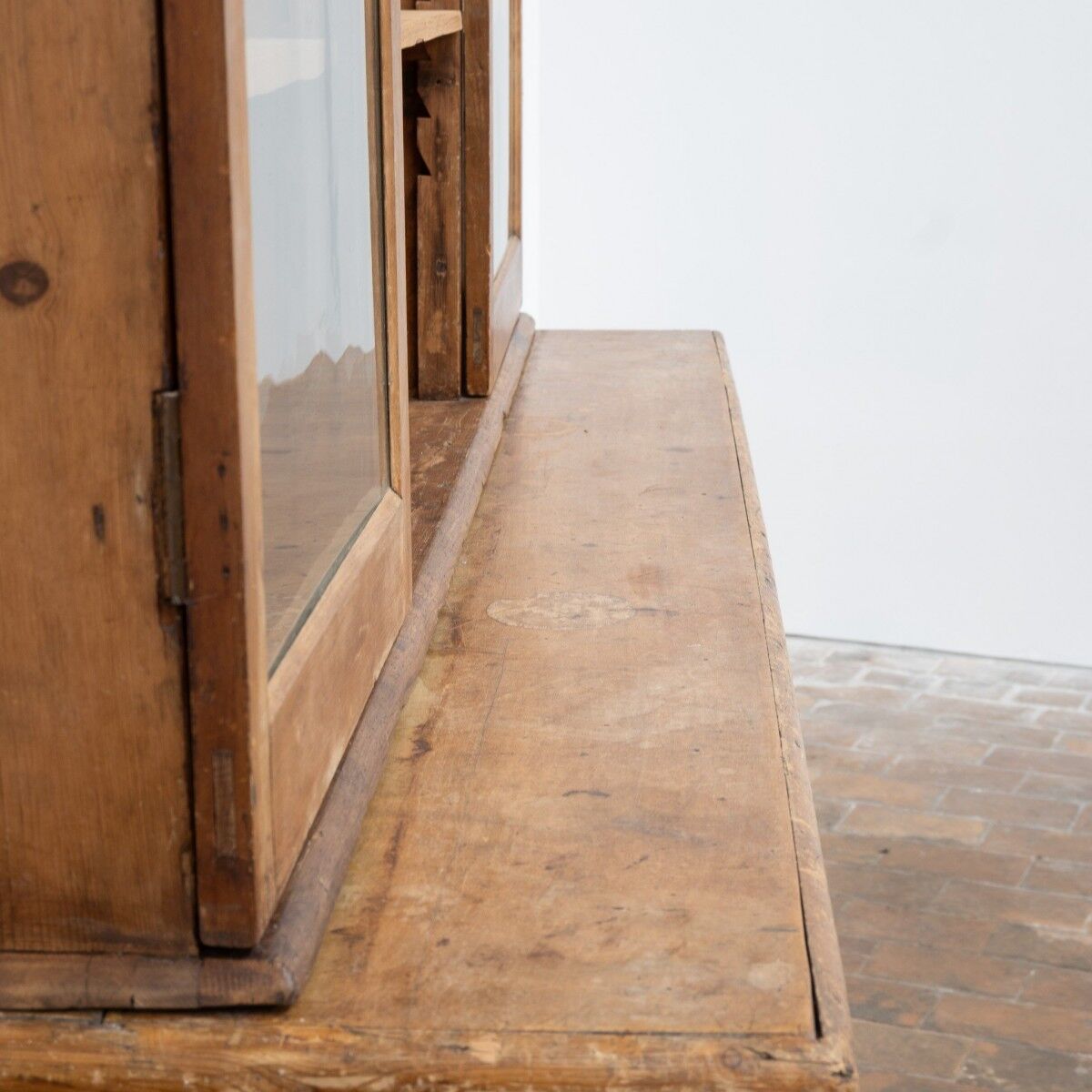 Antique pine dresser – Early 20th century