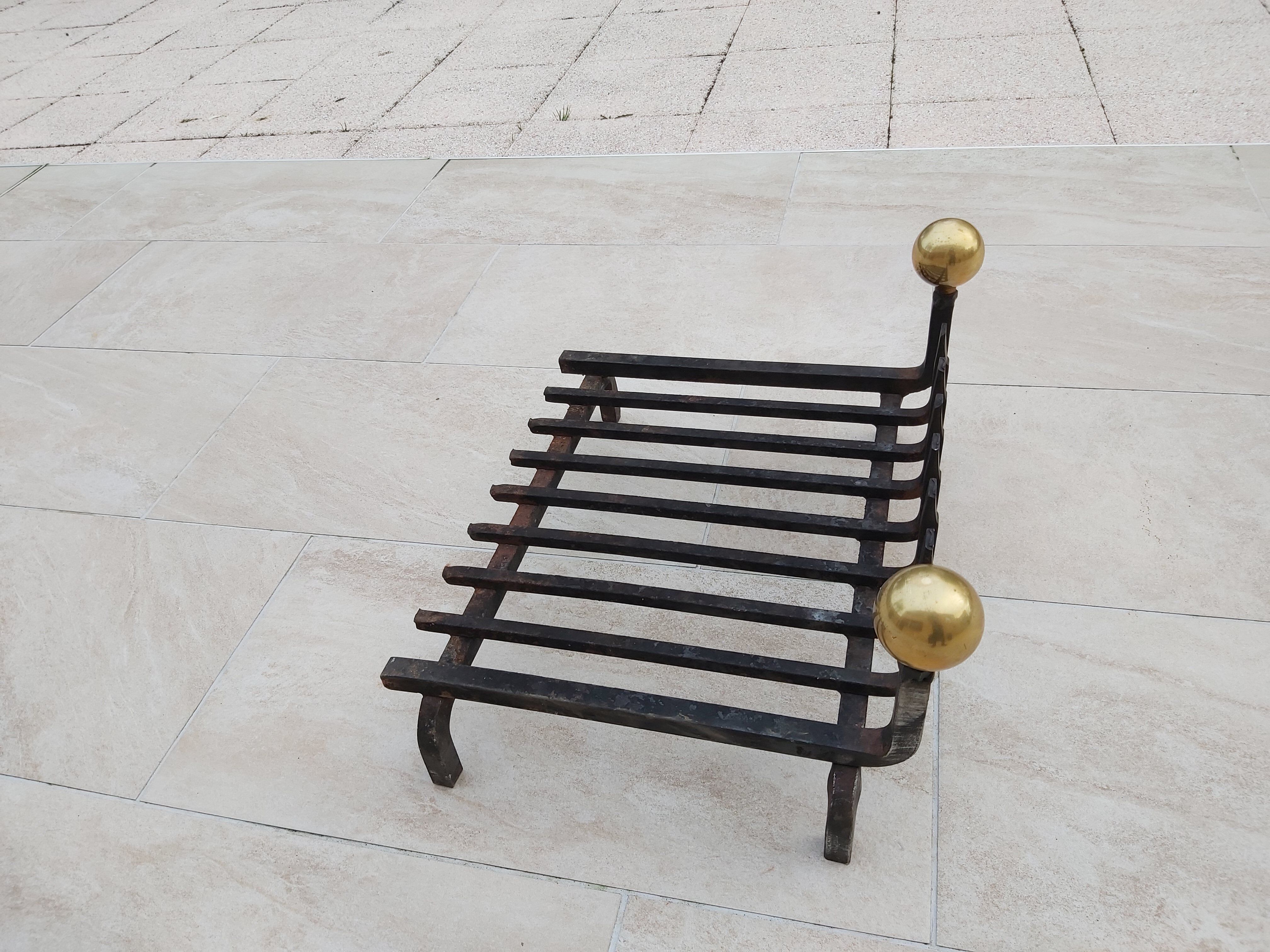 Cast iron log holder