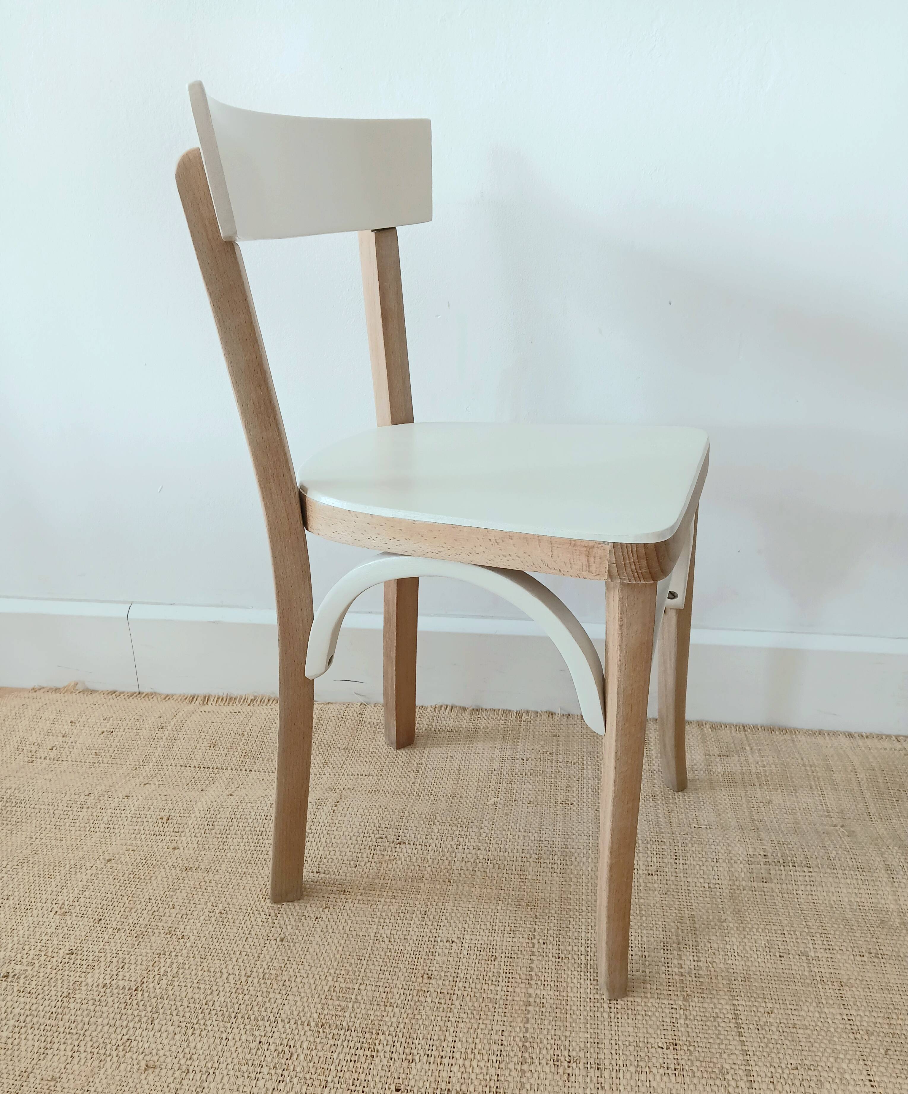 BAUMANN CHILDREN'S DESK CHAIR