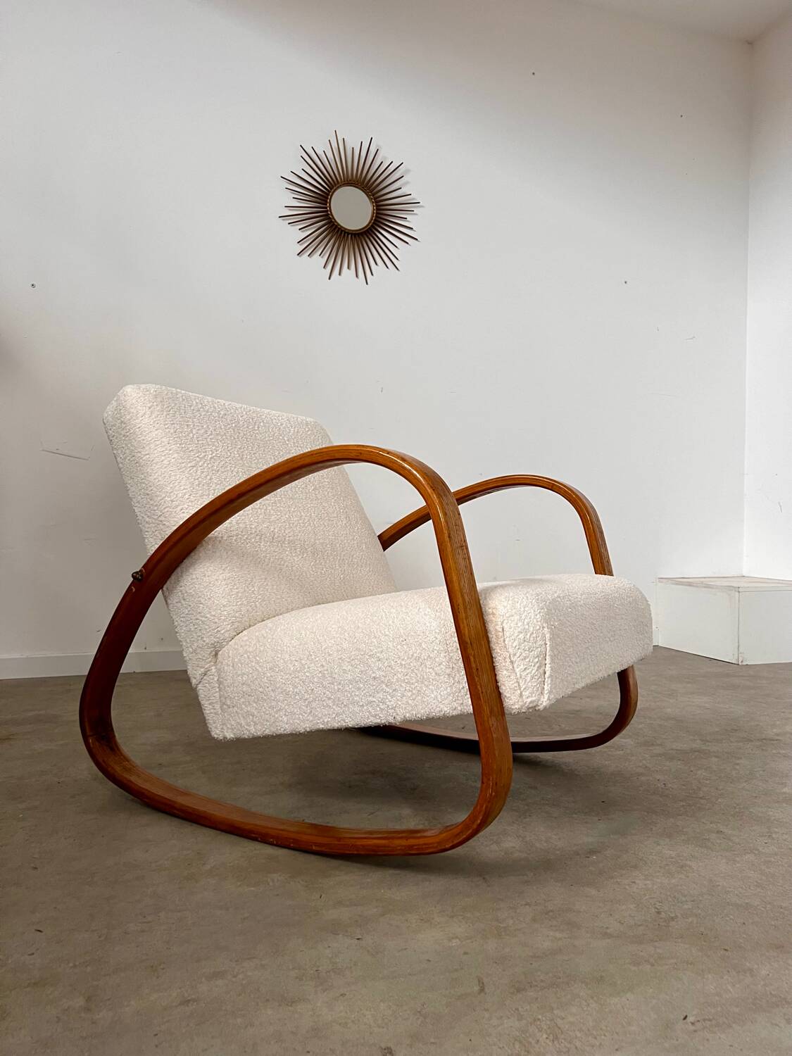 Fauteuil bois courbé rocking-chair des annees 50 style art deco design français bois et bouclette