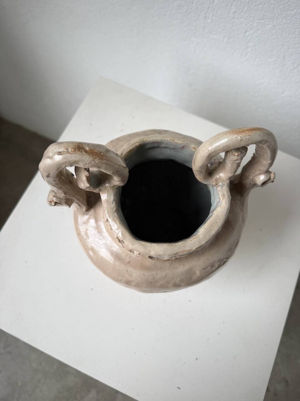 Ceramic bowl with ram heads