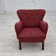 Fauteuil danois des années 1960, en laine de meuble rayée rouge, pieds en bois de chêne.