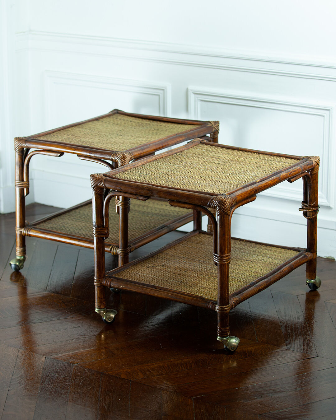 Paires de tables basses en rotin et osier