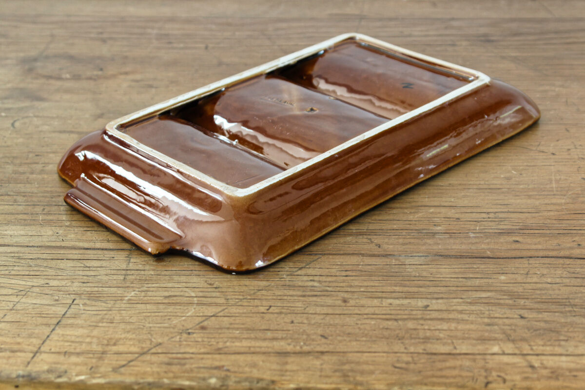 Faience dish from Poet Laval
