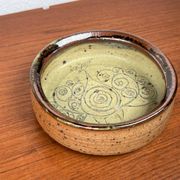 Mid-century modern Danish studio pottery bowl by Bente Lemche, 1960s.