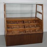 Meuble de mercerie ou comptoir de magasin espagnol ancien en hêtre et chêne, années 1950