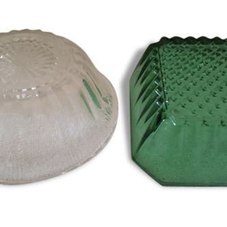 2 small glass dishes