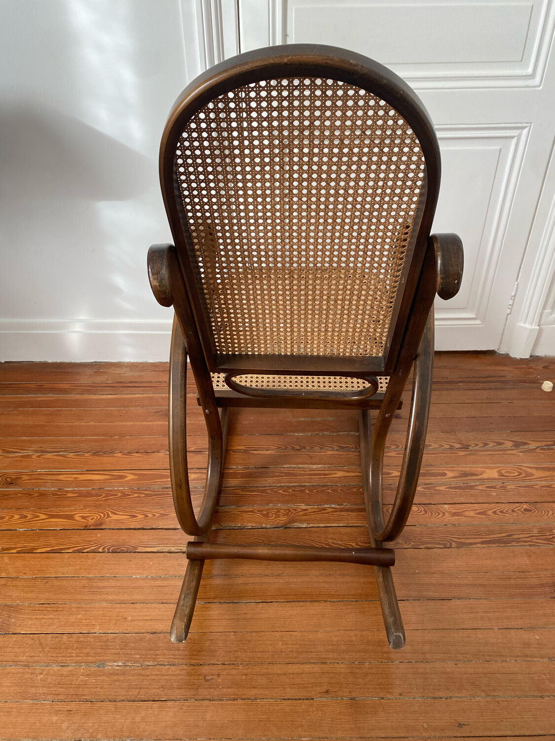 Rocking chair cannage