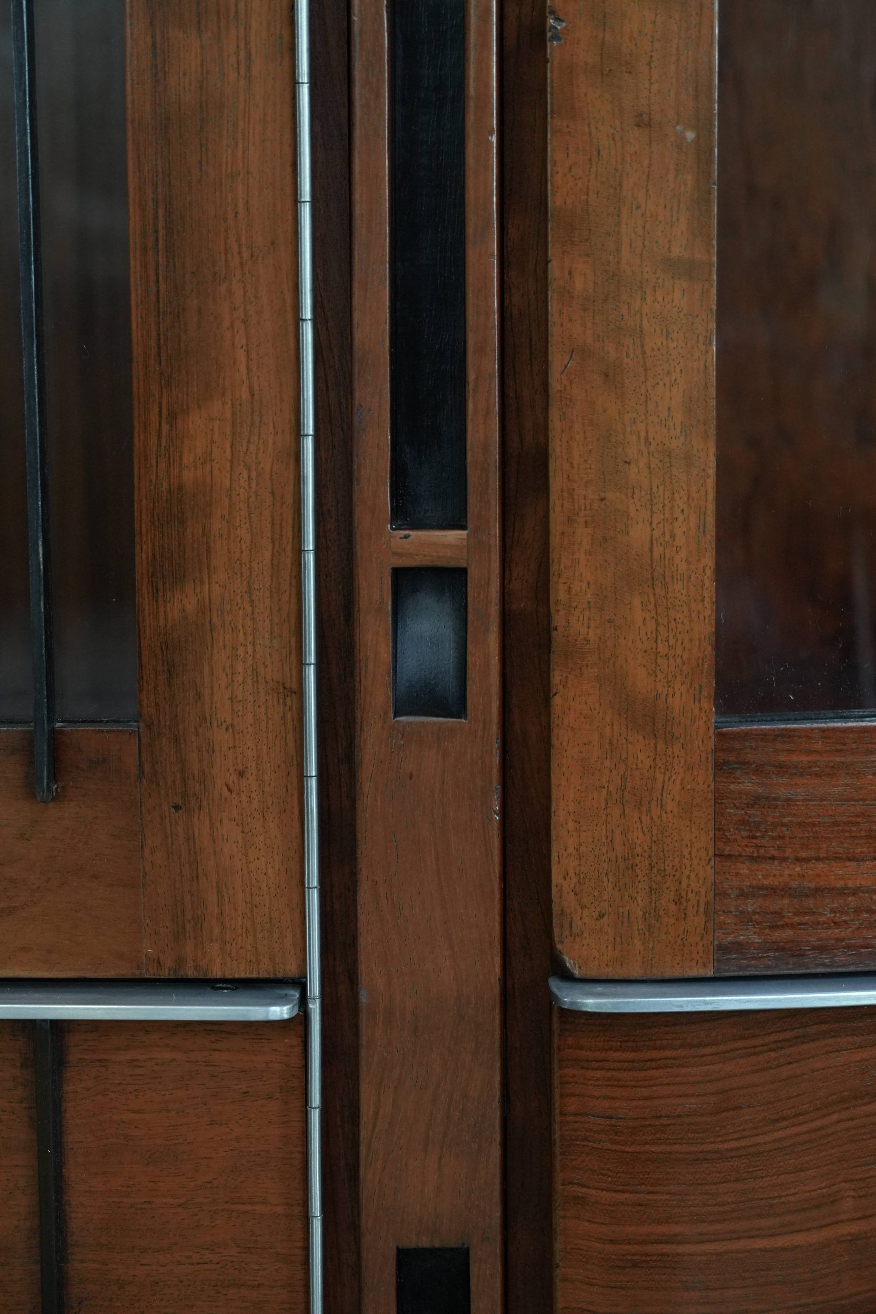 Grand meuble vitrine Art Déco / buffet avec éclairage de luxe