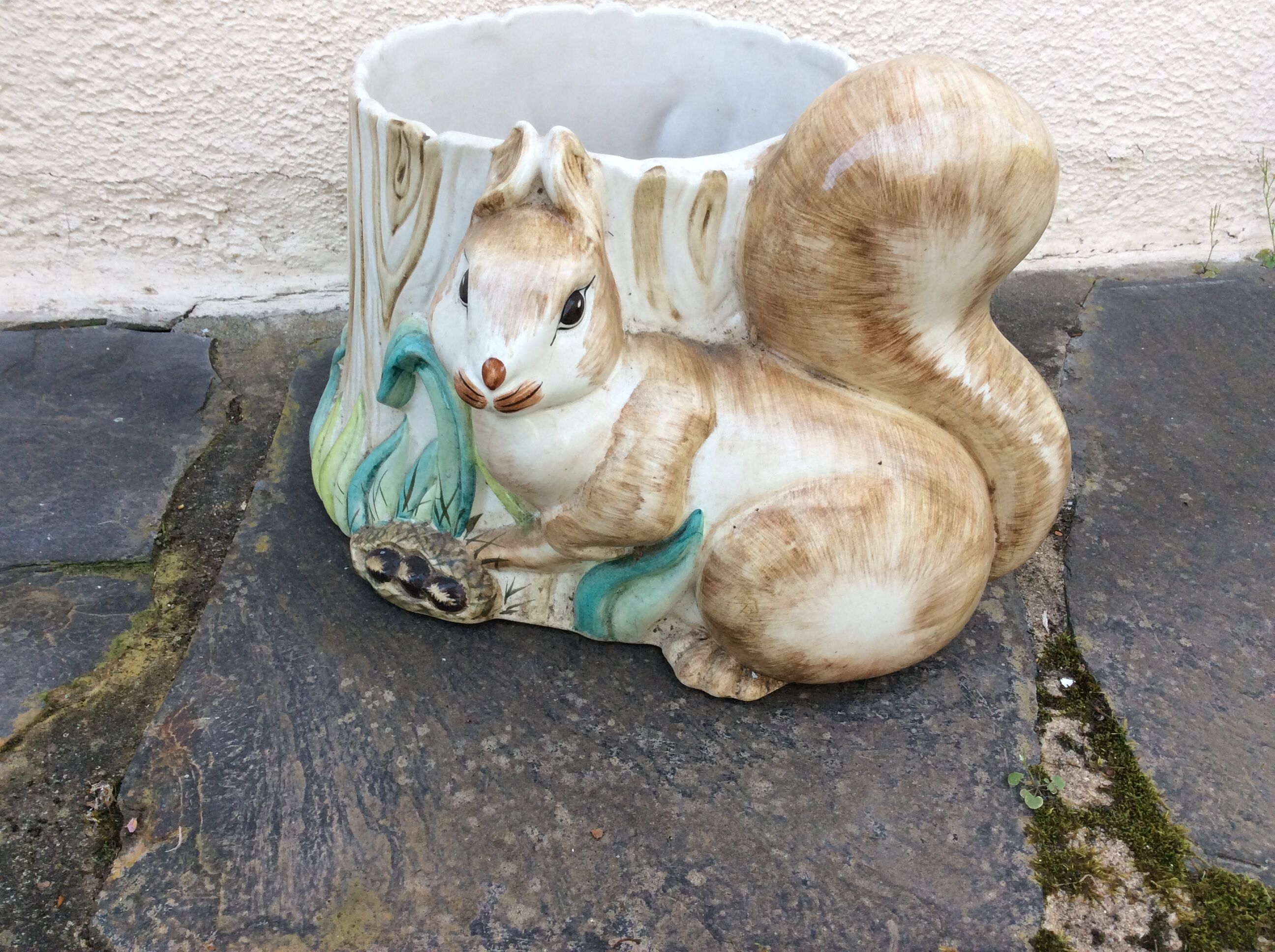 Pot-Fleurs cover in slurry.