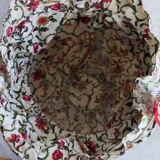 Travailleuse panier à couture tripode en laiton doré