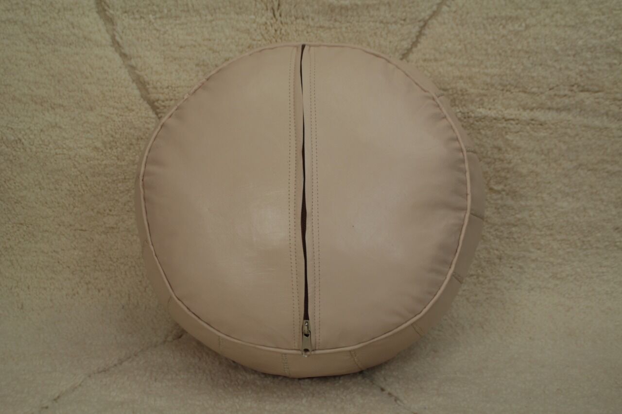 Moroccan pouf in beige leather
