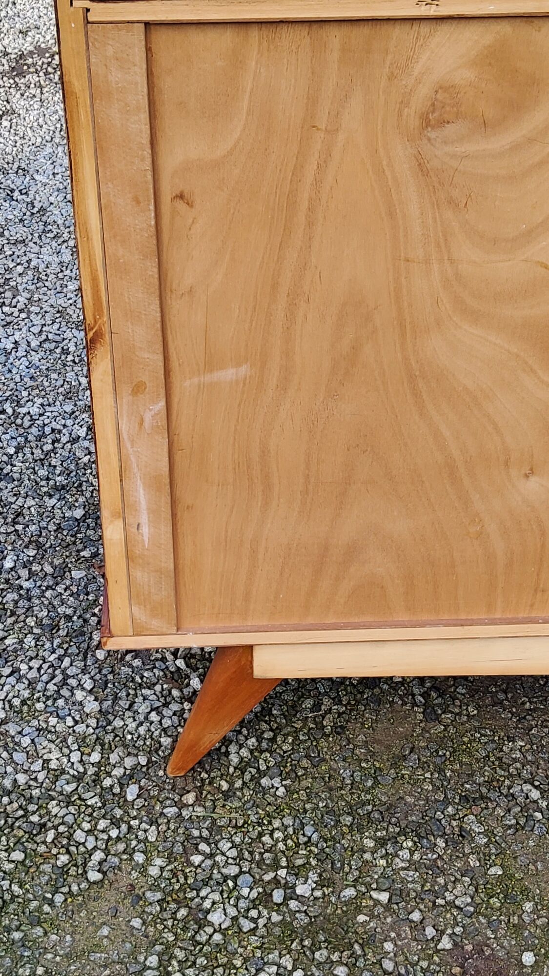 Enfilade of the 50s in oak and mahogany feet compass