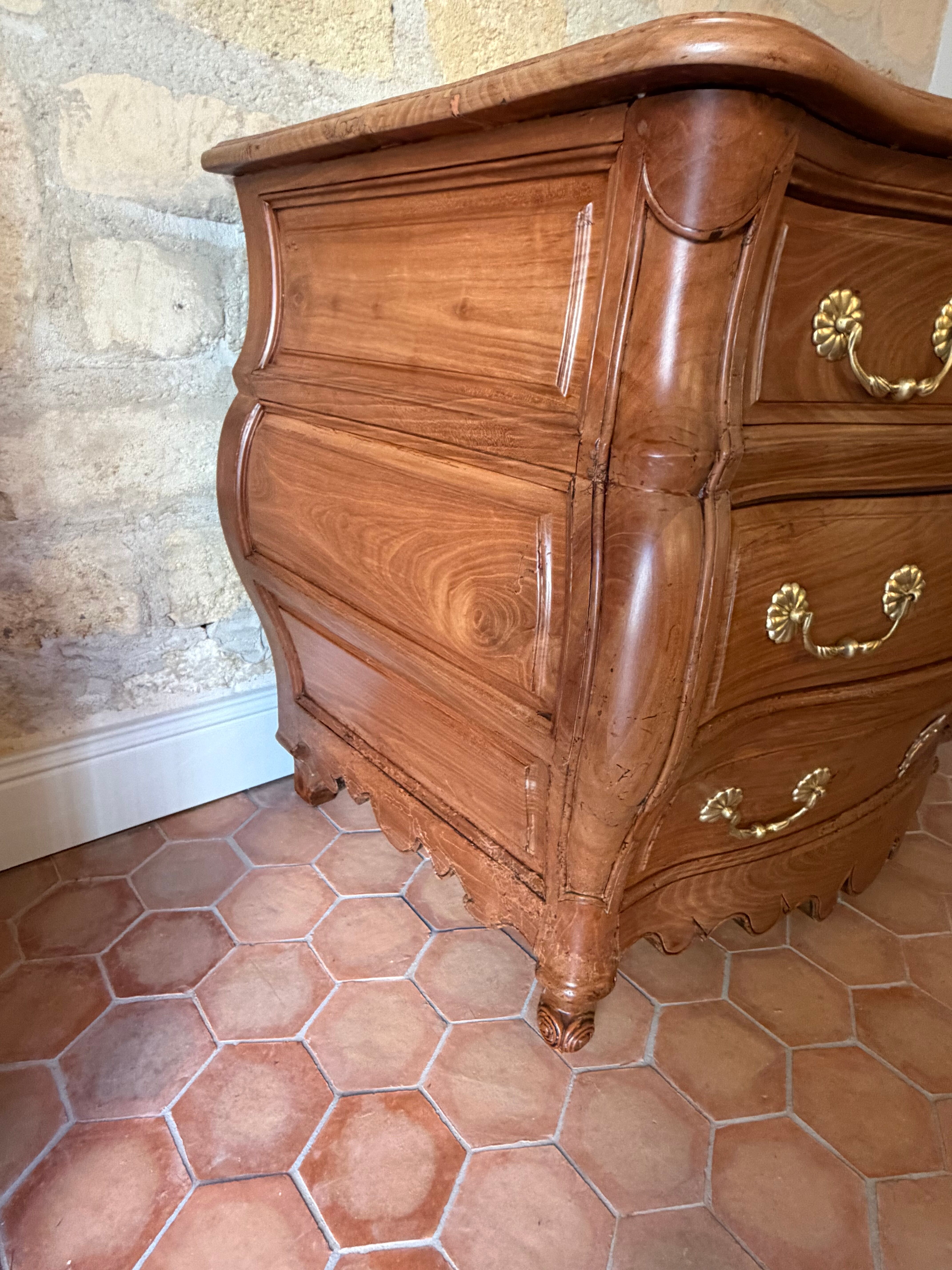 Bordeaux "between-two" commode in cherry wood