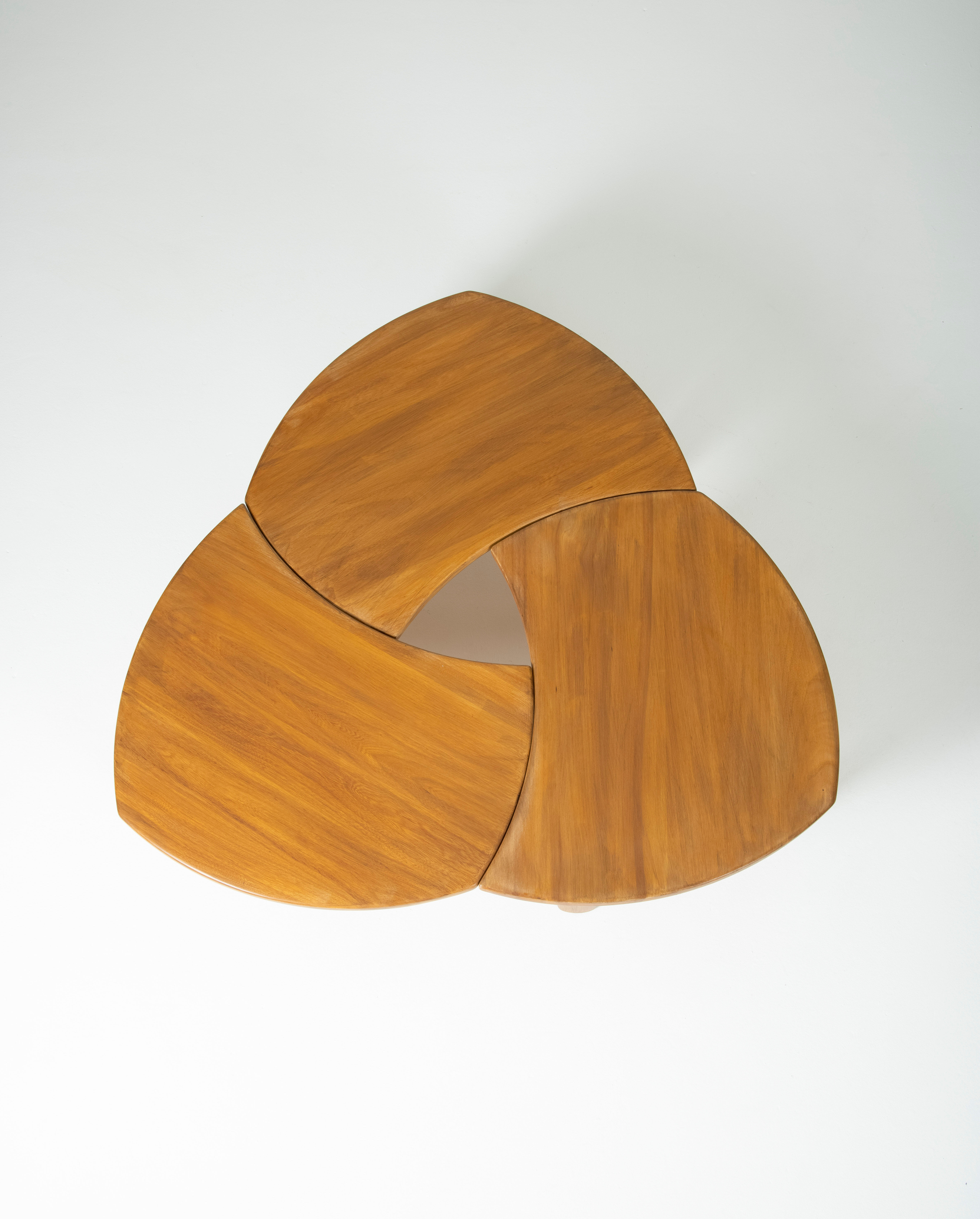 Table basse en orme massif, 1970s