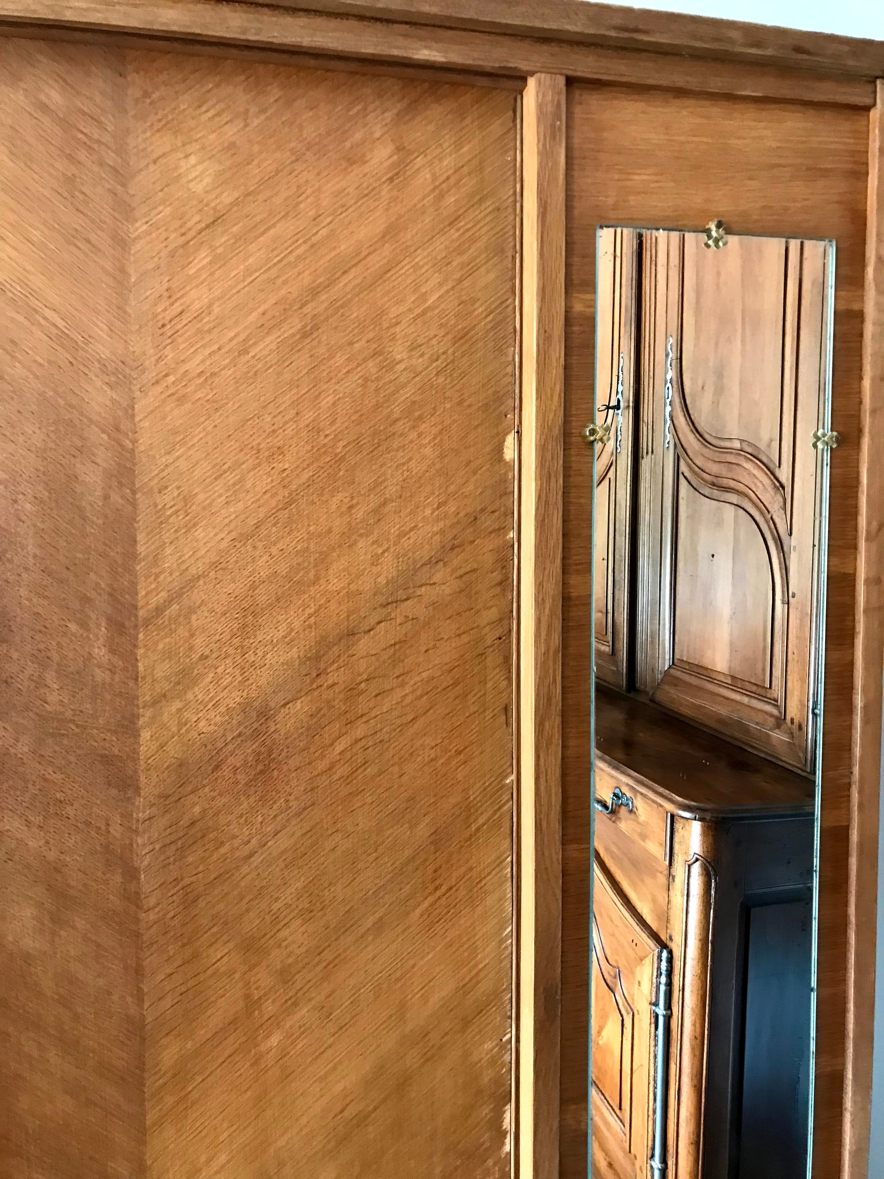 Wardrobe sewing door