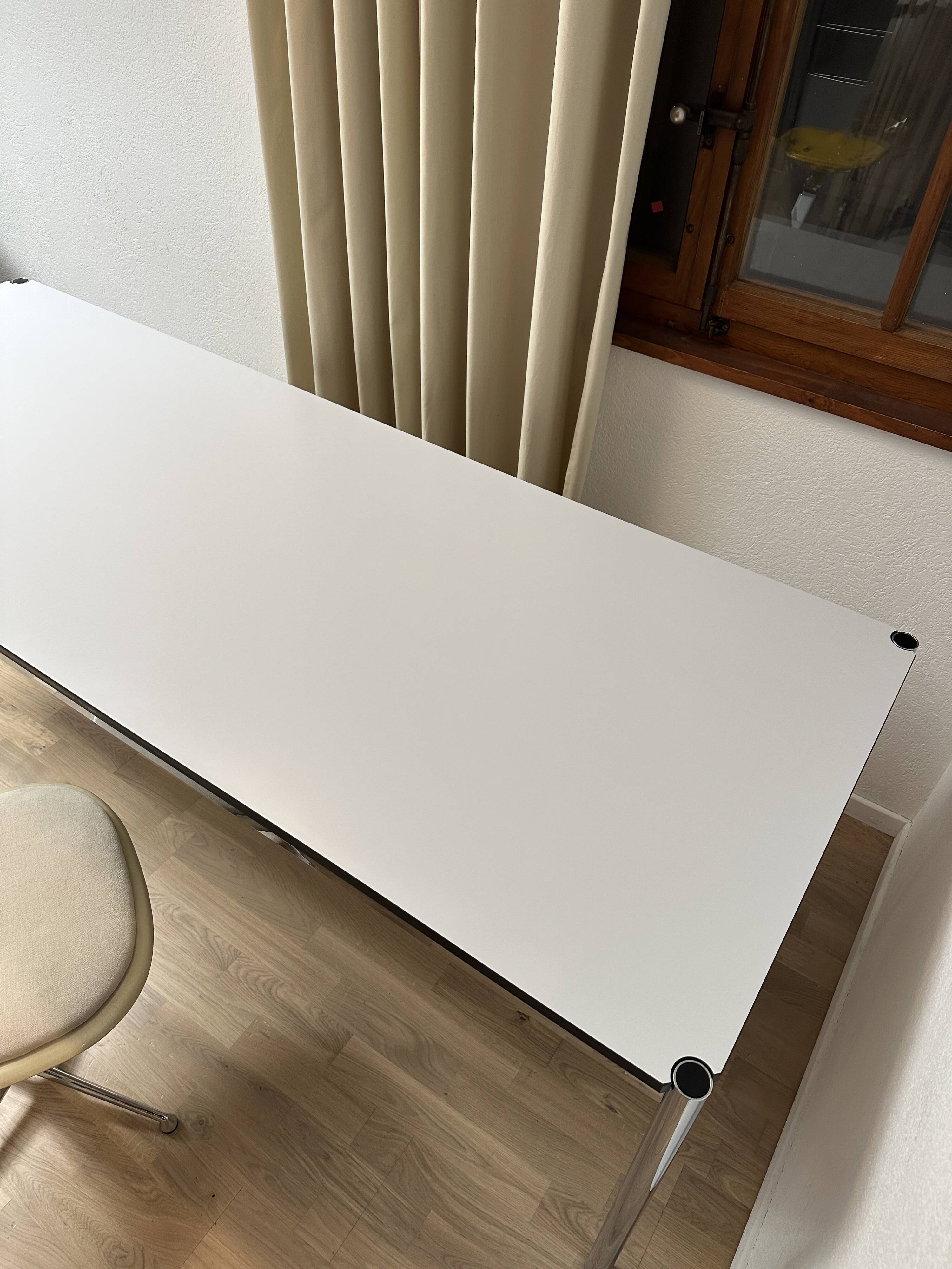 USM Haller desk in pearl grey laminate