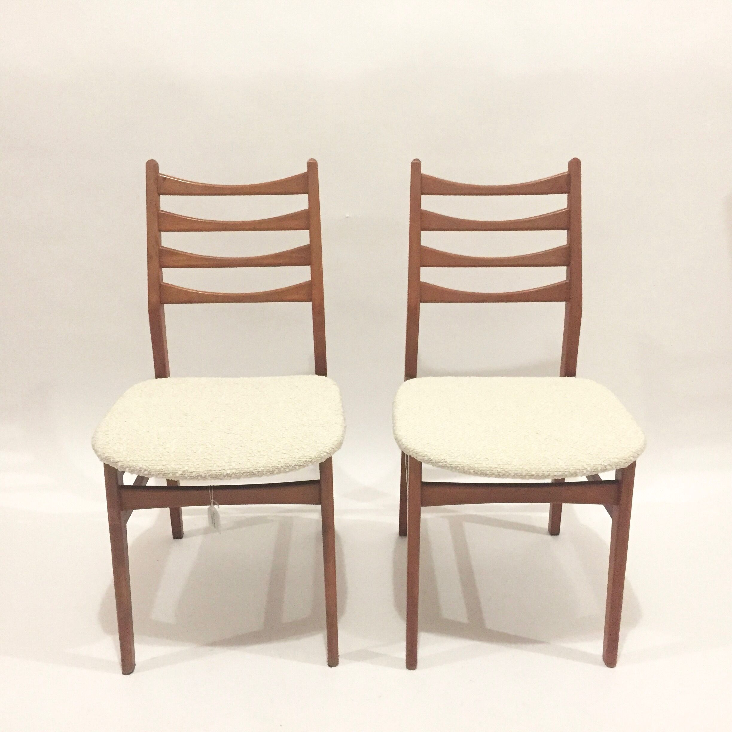 Pair of scandinavian chairs with loop fabric