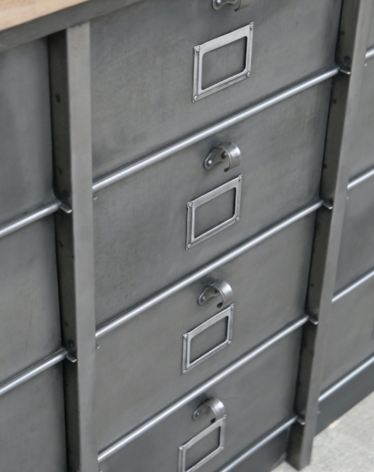 Strafor locker storage unit