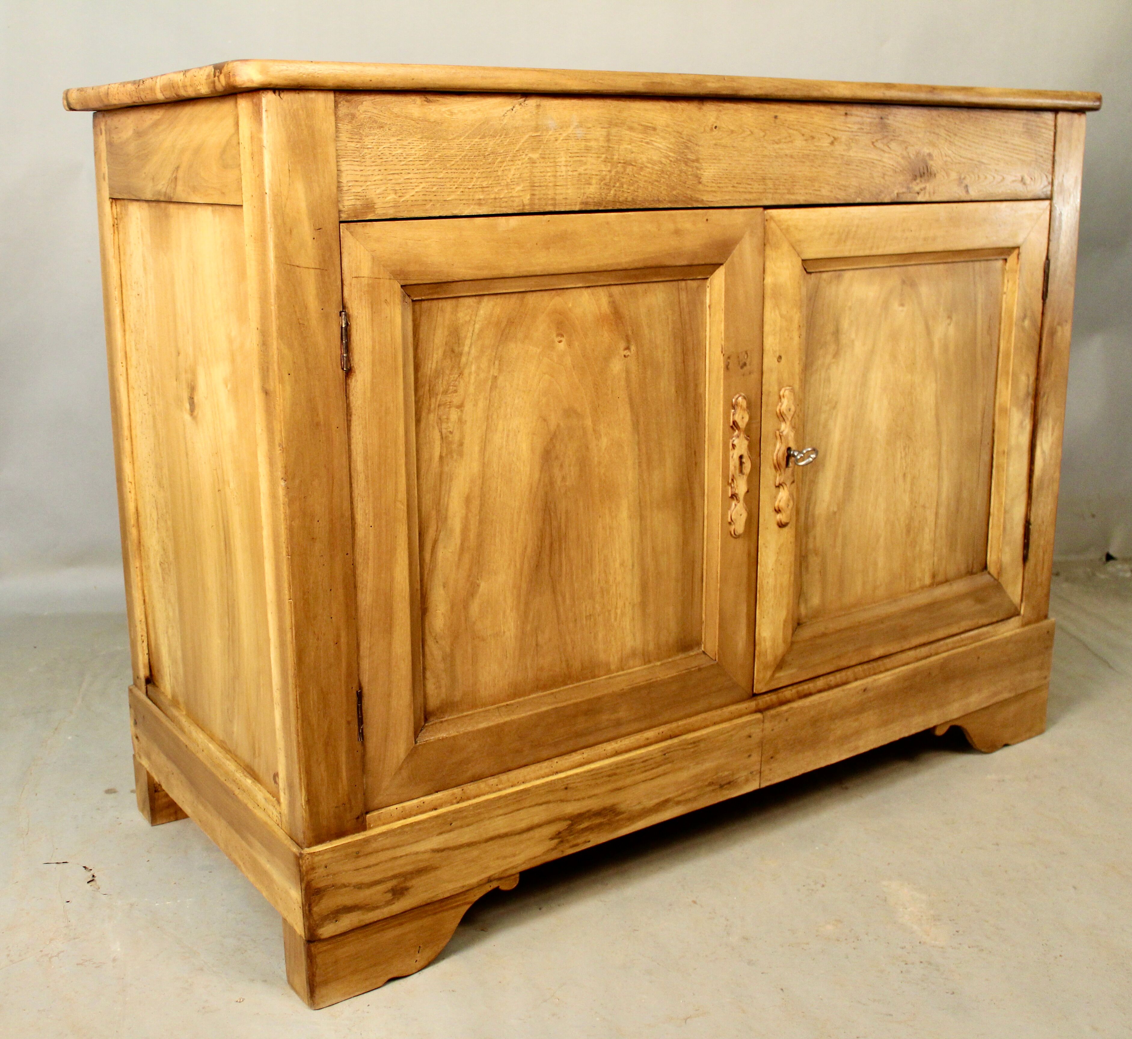 Louis Philippe XIXth buffet in blond walnut
