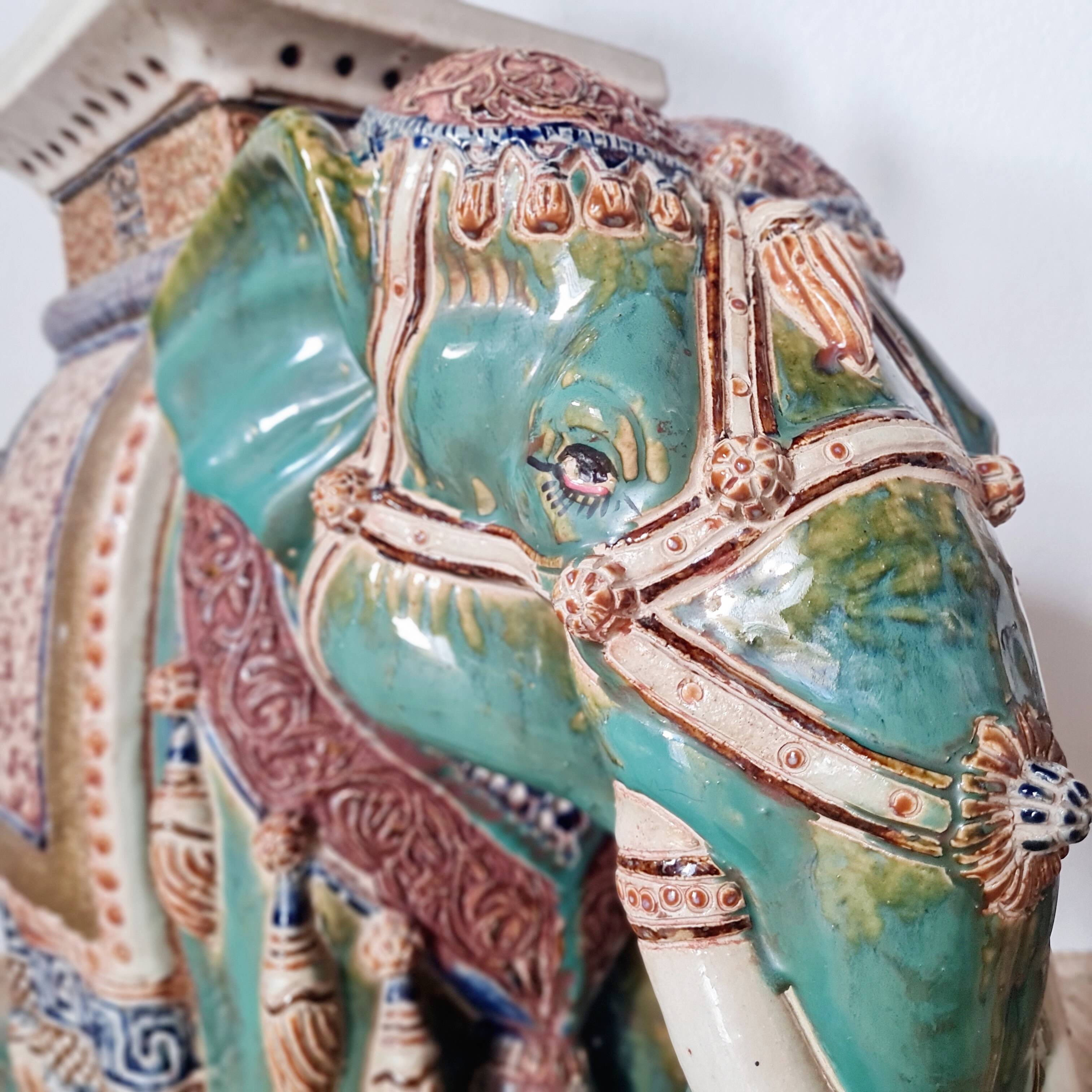 Plant stand - Vintage elephant stool in glazed ceramic