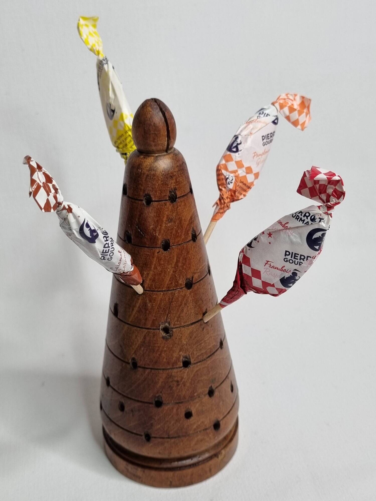 Lollipop display, industrial decor, in old turned wood, 22 cm