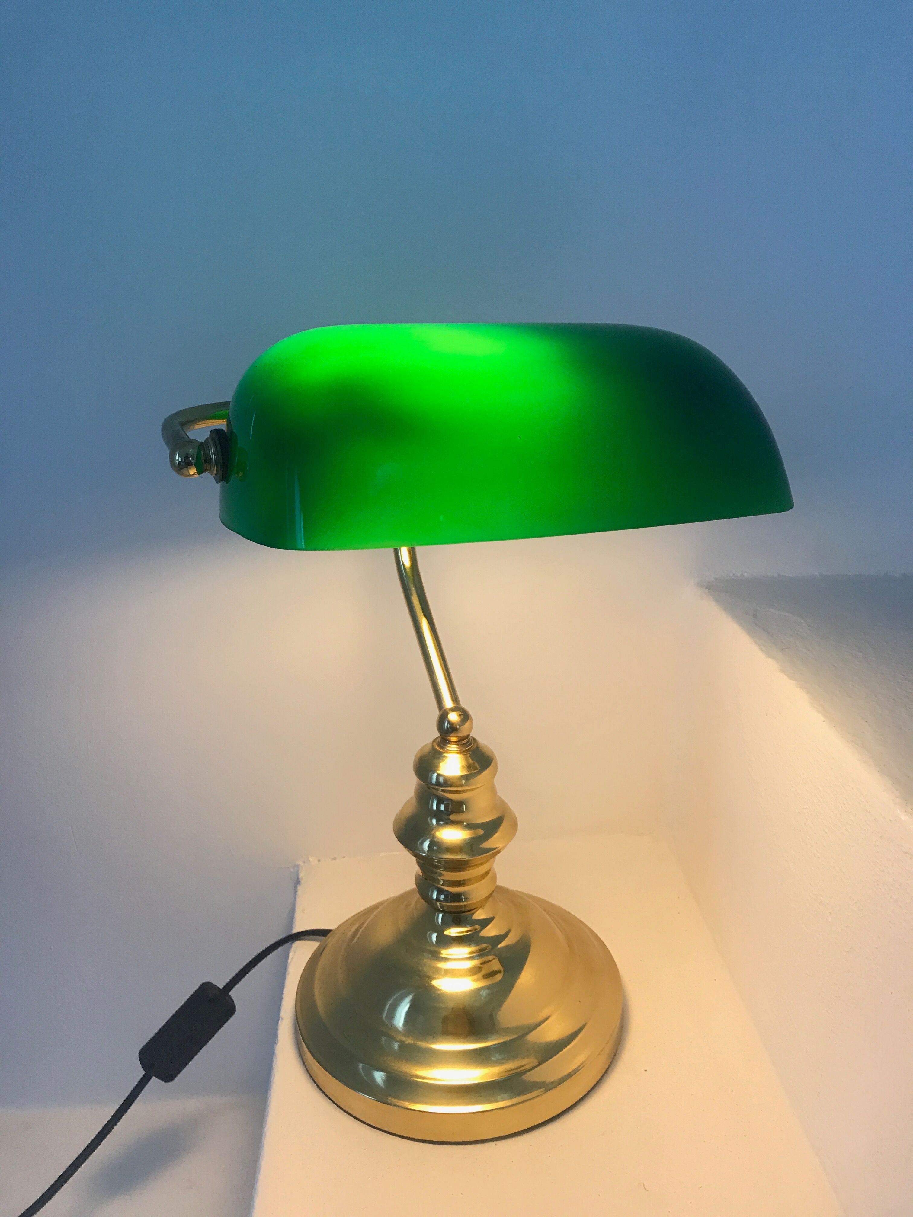 Former banker lampshade in opaline green brass lamp