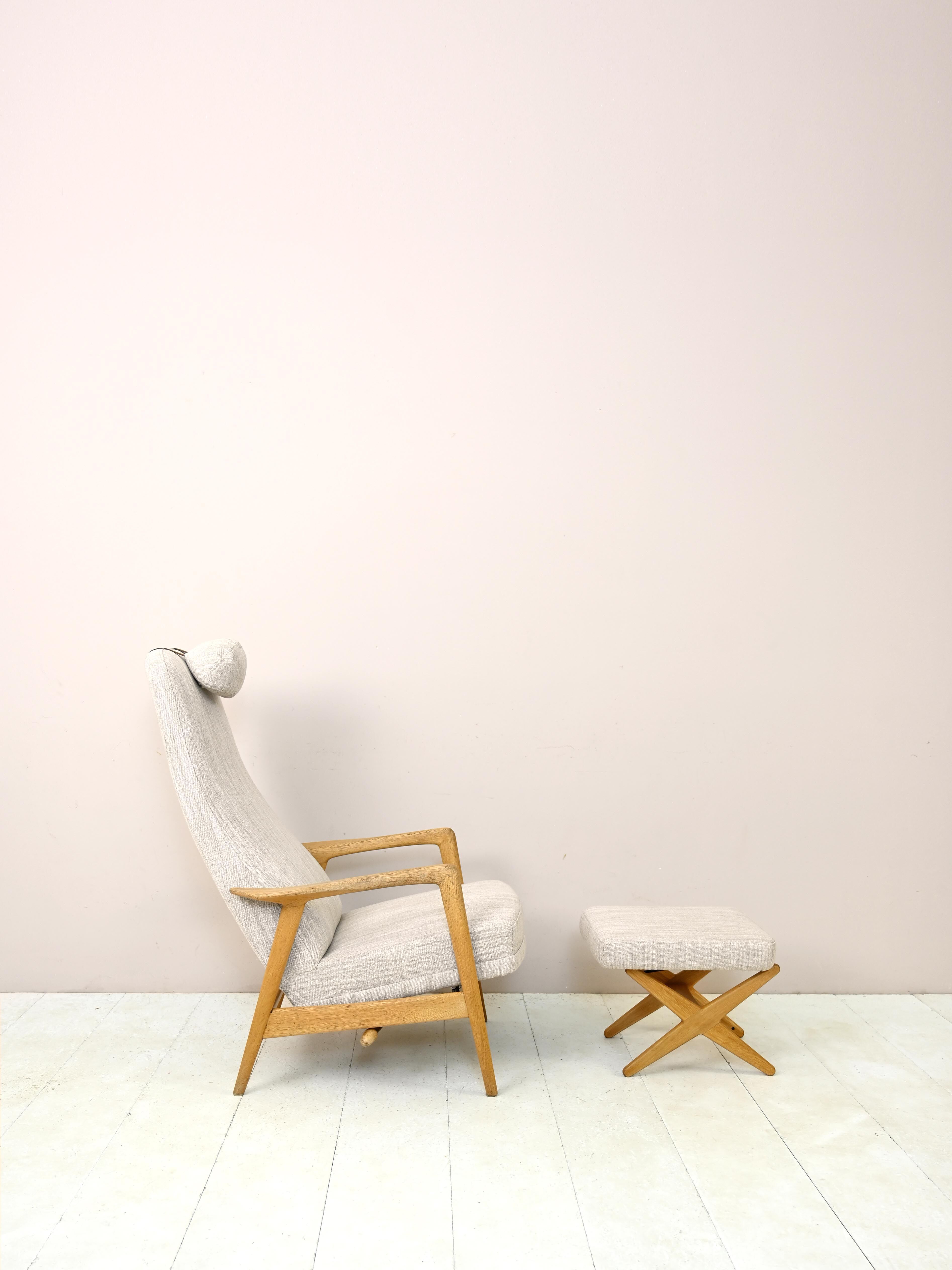 Fauteuil inclinable et repose-pieds par Alf Svensson