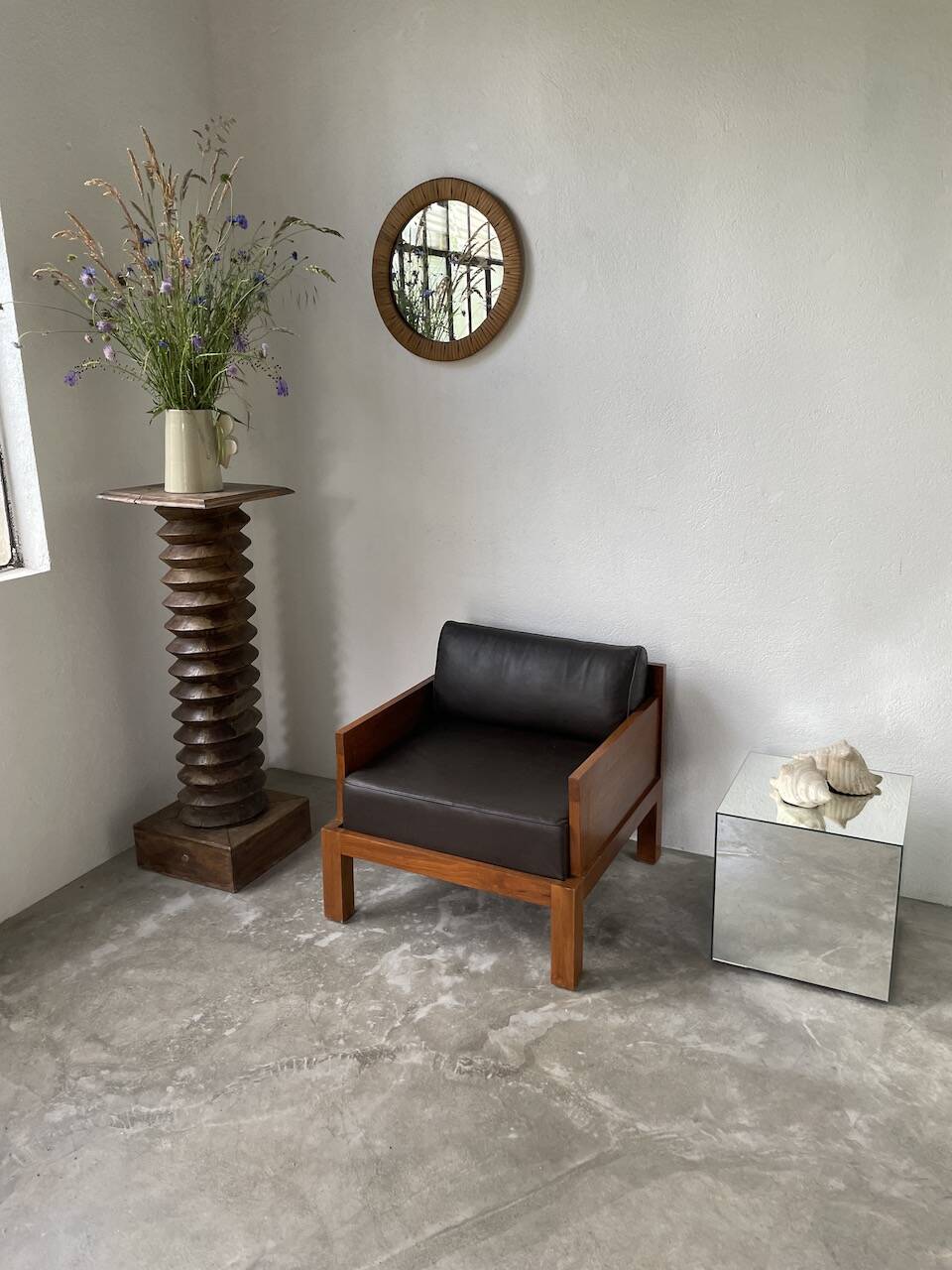 Modernist armchair in exotic wood and leather