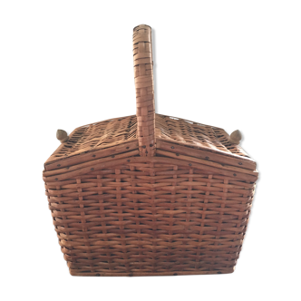 Double flap wicker basket