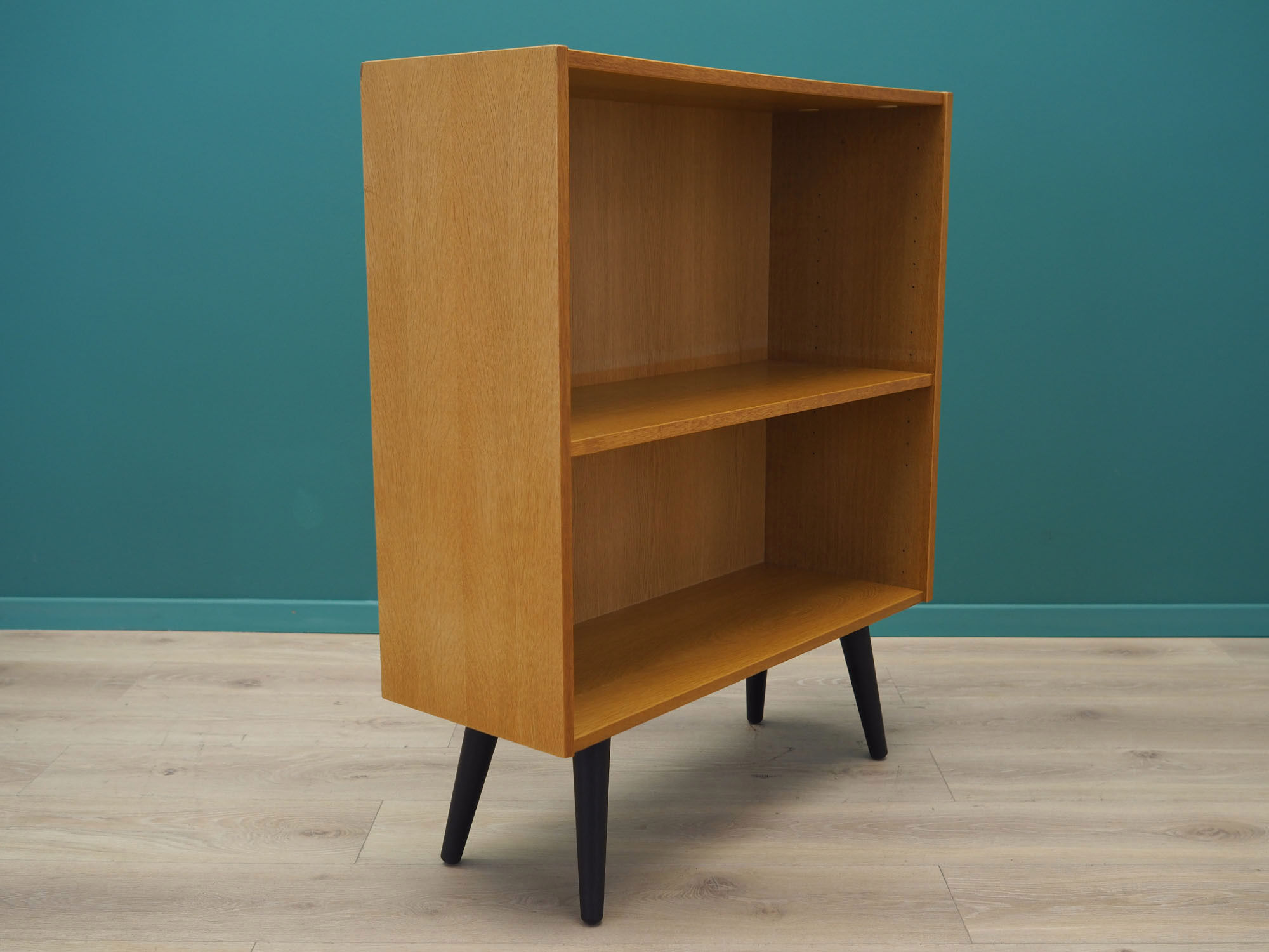 Bibliothèque en frêne, design danois, années 1970, fabriquée par Domino Møbel
