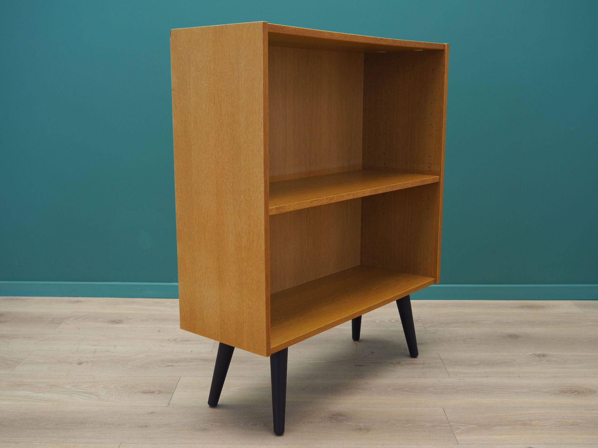 Bibliothèque en frêne, design danois, années 1970, fabriquée par Domino Møbel