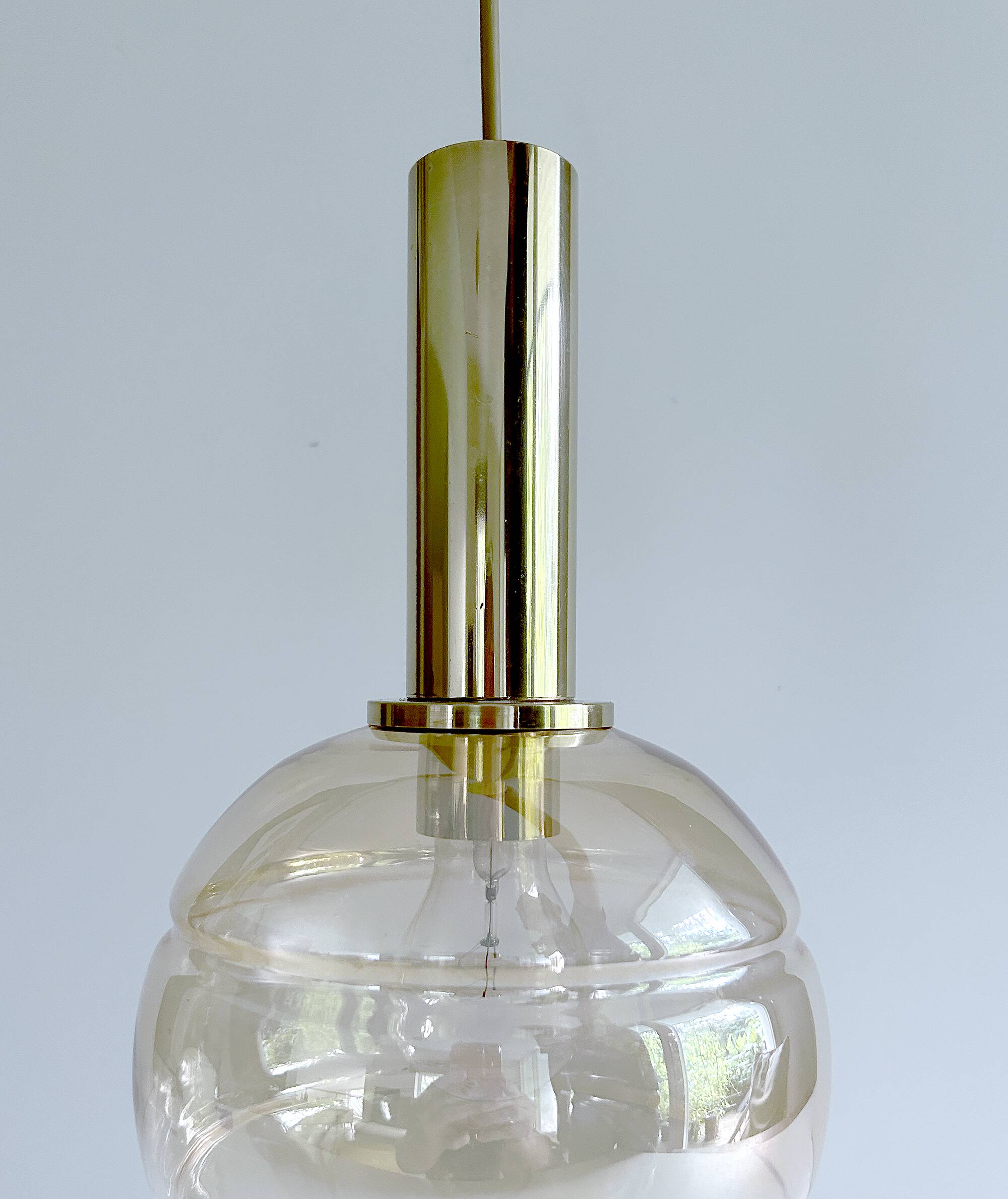 Paire de suspensions vintage en forme de globe en verre
