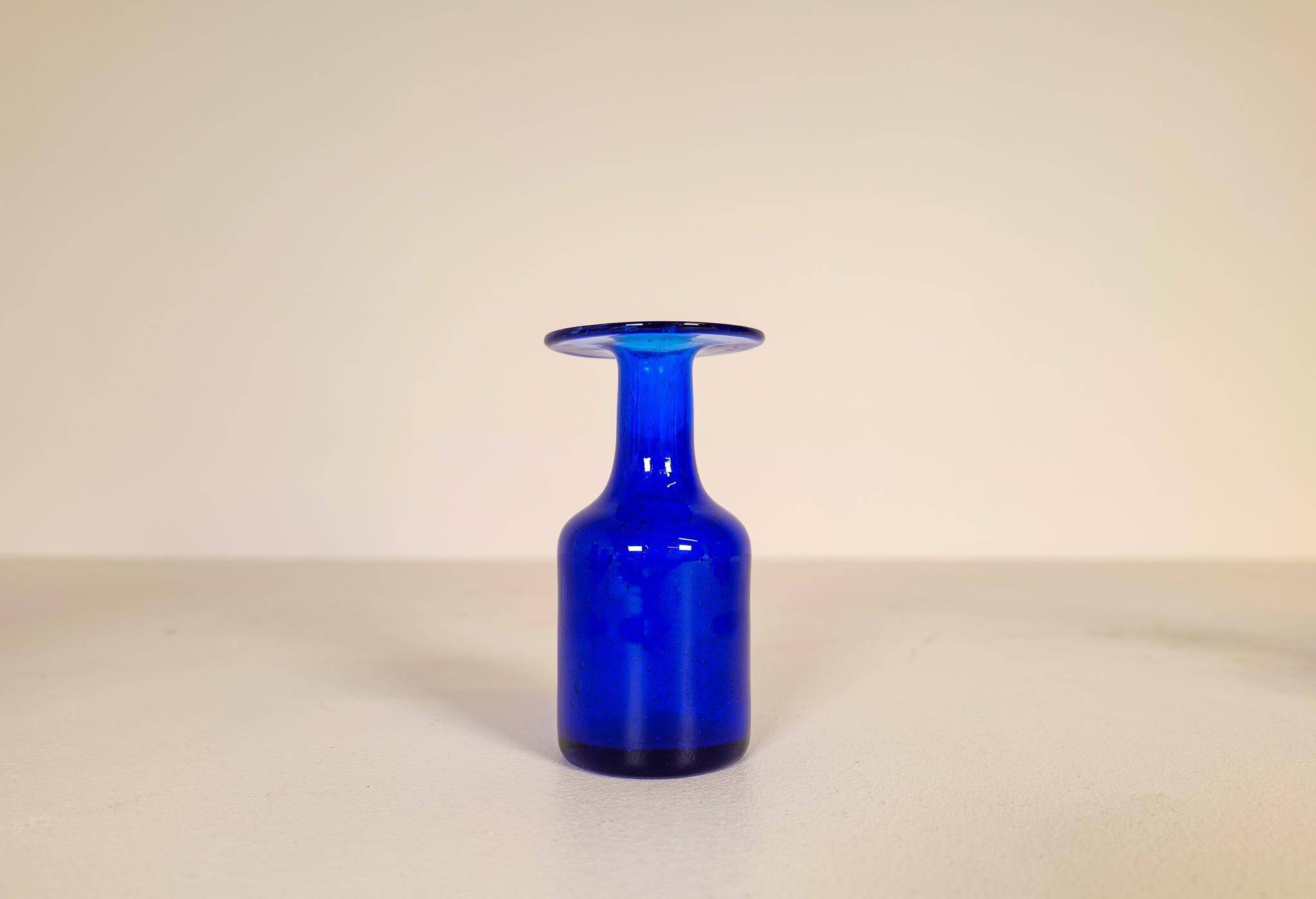Midcentury collection of eight blue vases by Erik Höglund, Sweden, 1960s.