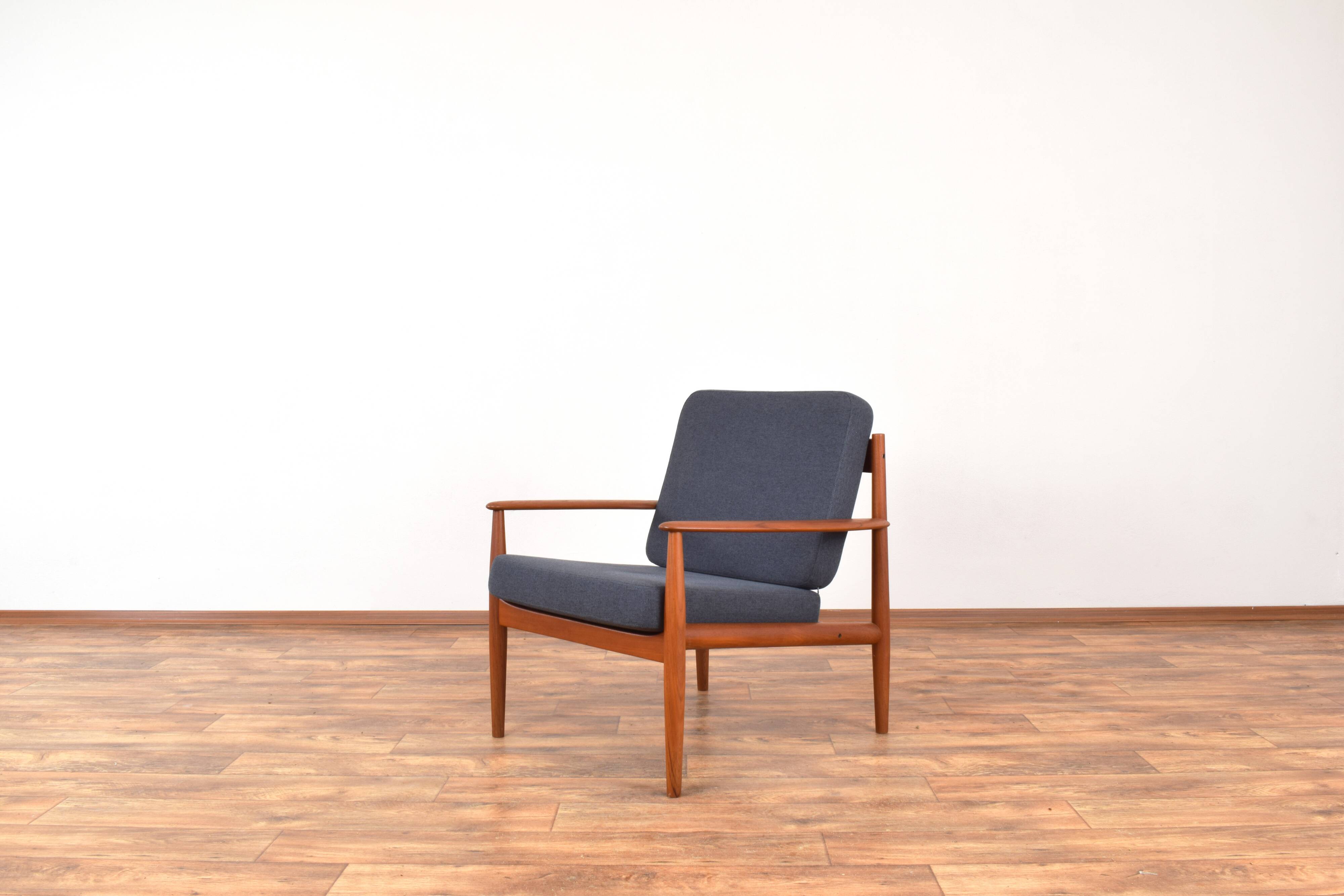 Mid-century Danish teak lounge chair by Grete Jalk of France & Søn, 1960s.