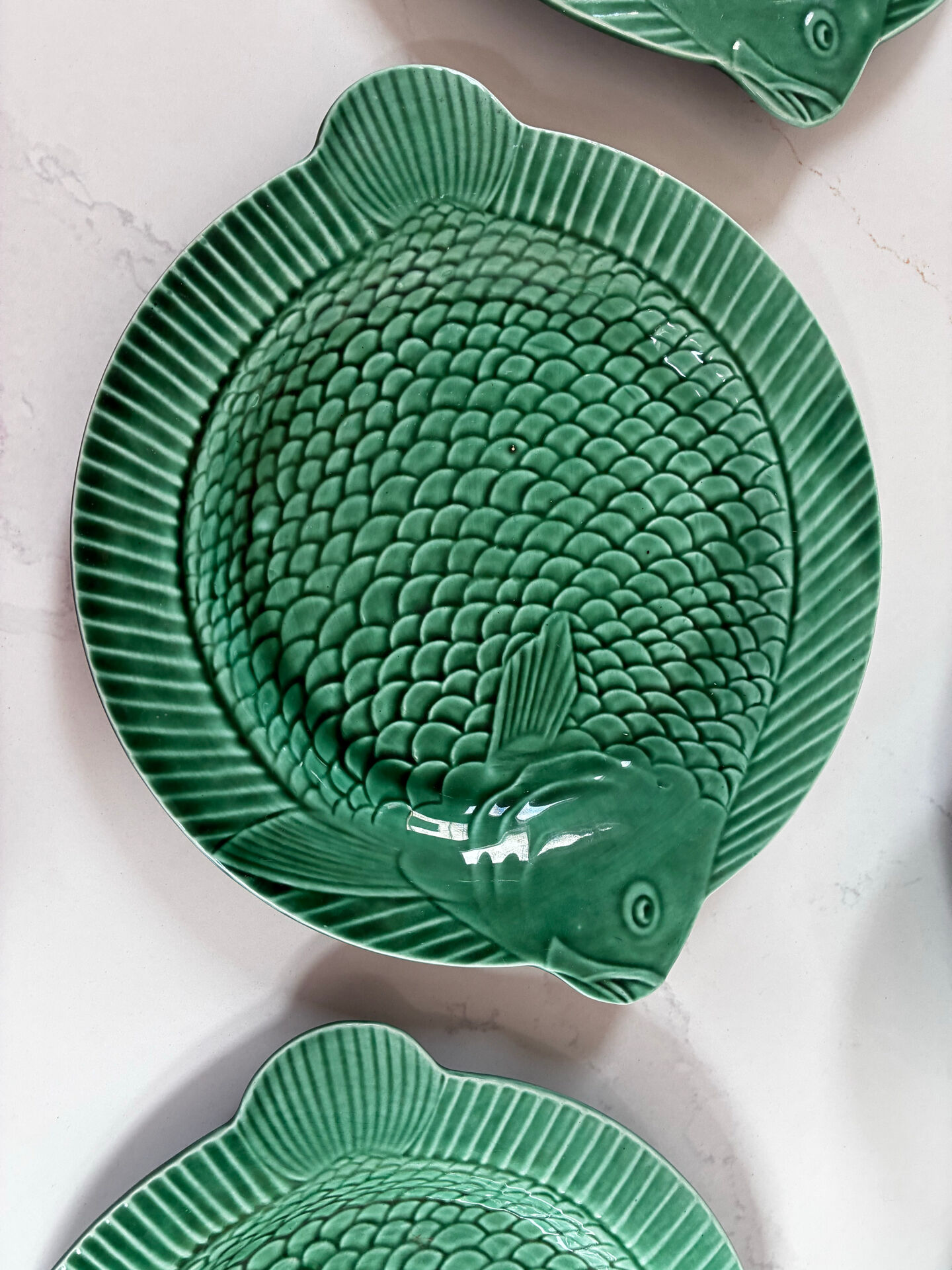 Complete tableware service from Sarreguemines.