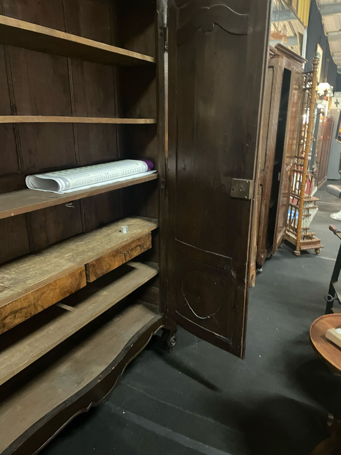 Louis XV cupboard, shapely door