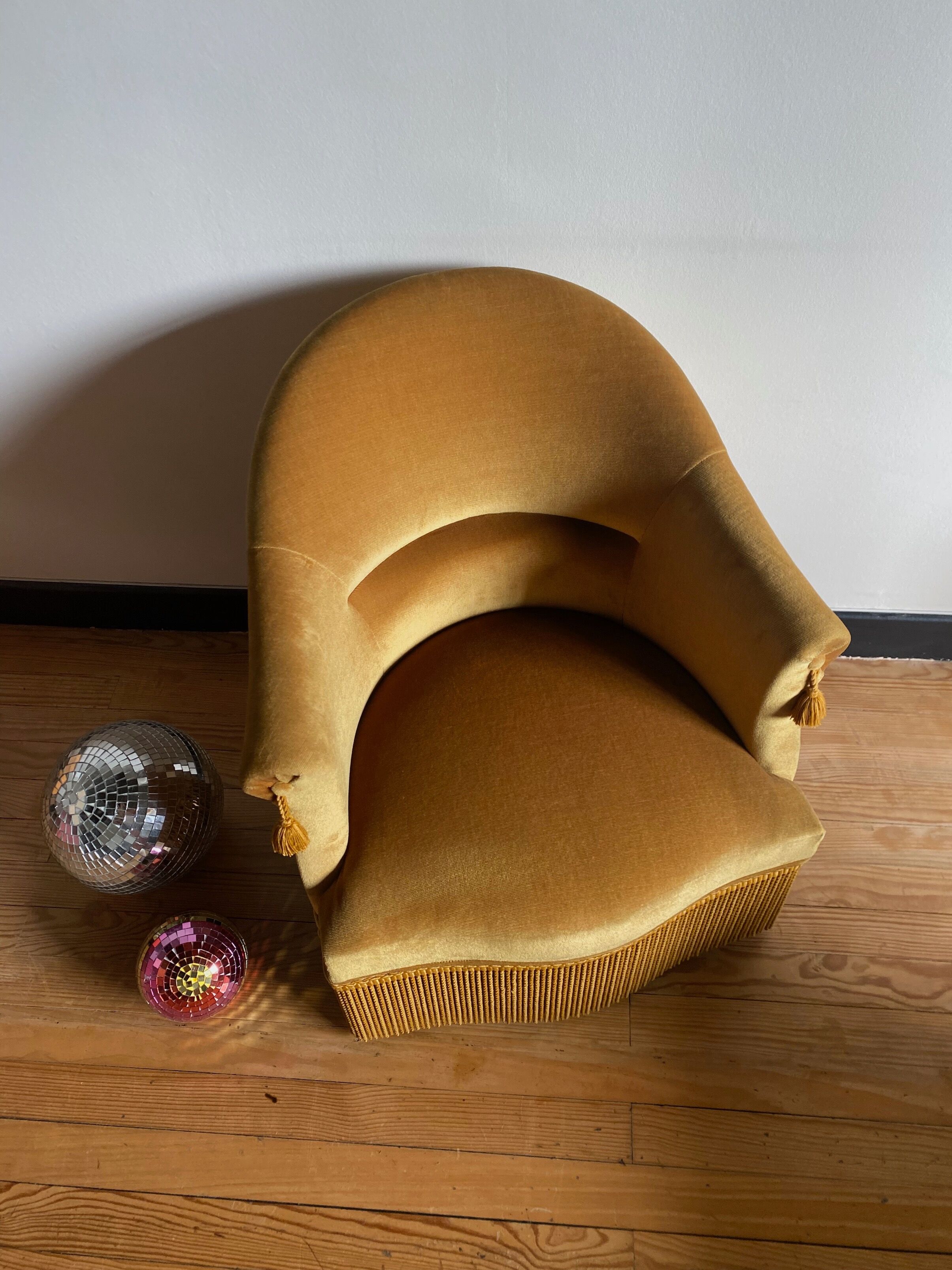 Vintage golden yellow toad armchair