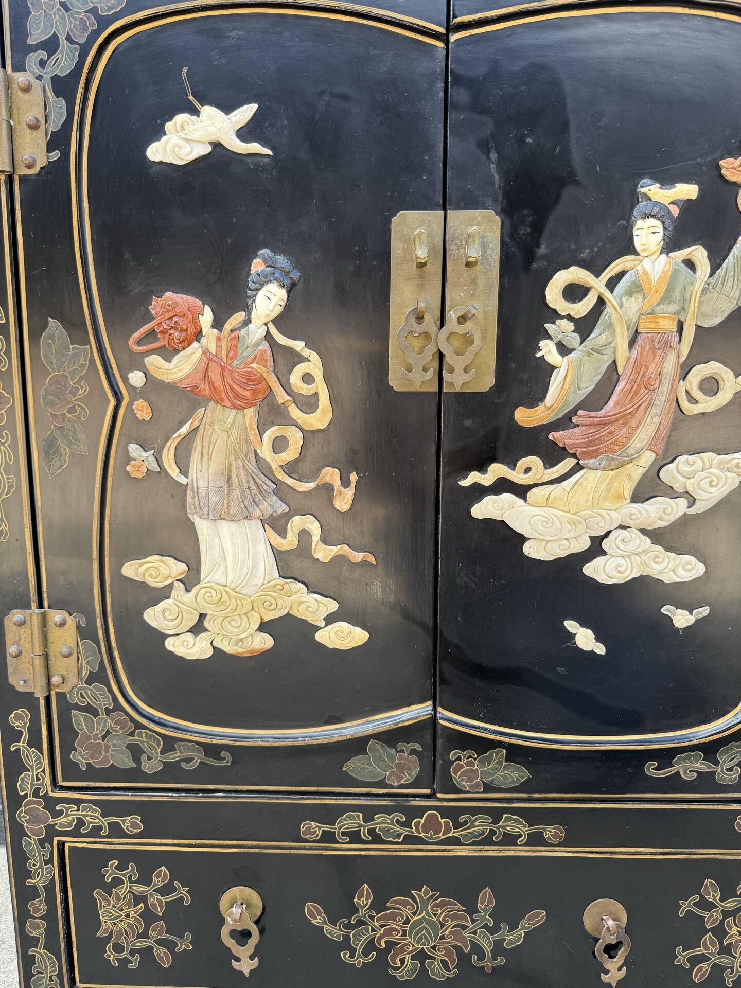Vintage lacquered Chinese furniture Tianjin