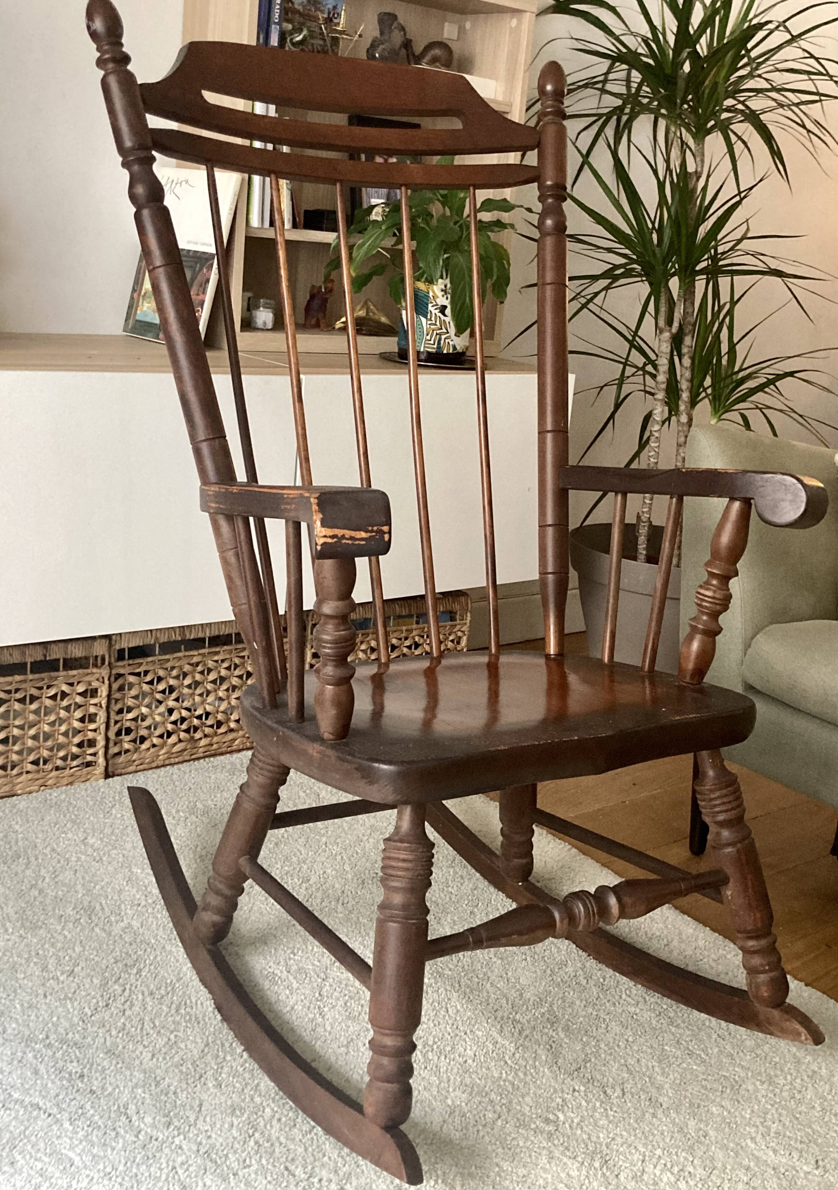 Wooden rocking chair - English art & craft