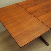 Table en teck, design danois, années 1960, designer : Børge Mogensen