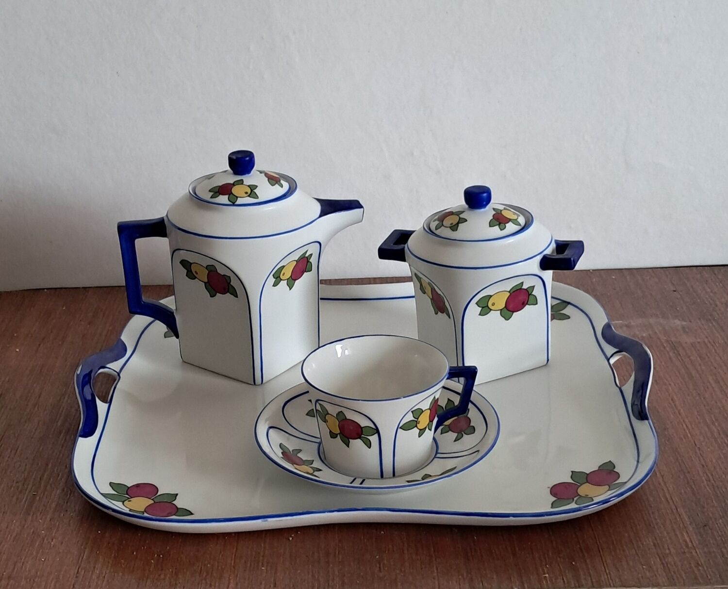 Coffee service in porcelain A. Lanternier & Co Limoges. 1960s.